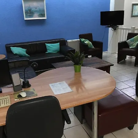 4 Pers Ground Floor And Parkingcard Apartment *